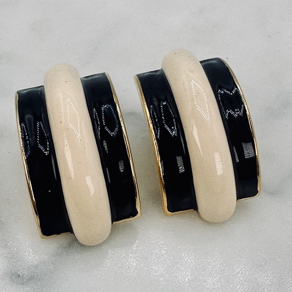Vintage Monet Pierced Earrings 80s 90s Signed Half Hoops Black and Cream Enamel - Picture 1 of 10